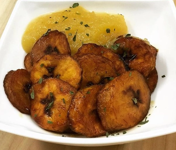 Bukan Main Kelereng, Bocah Ini Sibuk Jadi Bos Restoran